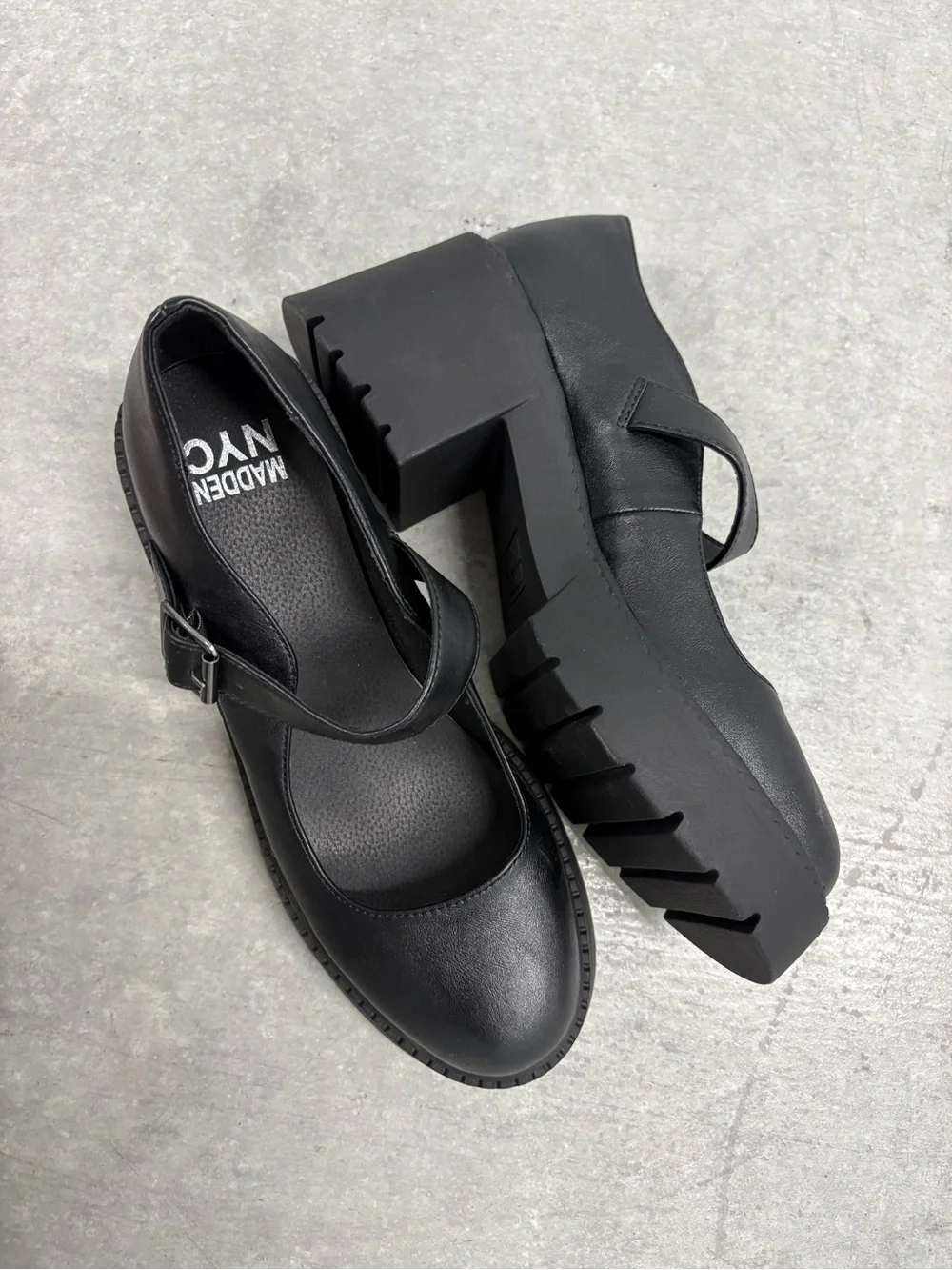 Madden girl Black Mary Jane Chunky Heel Pumps with Buckle Strap 8.5